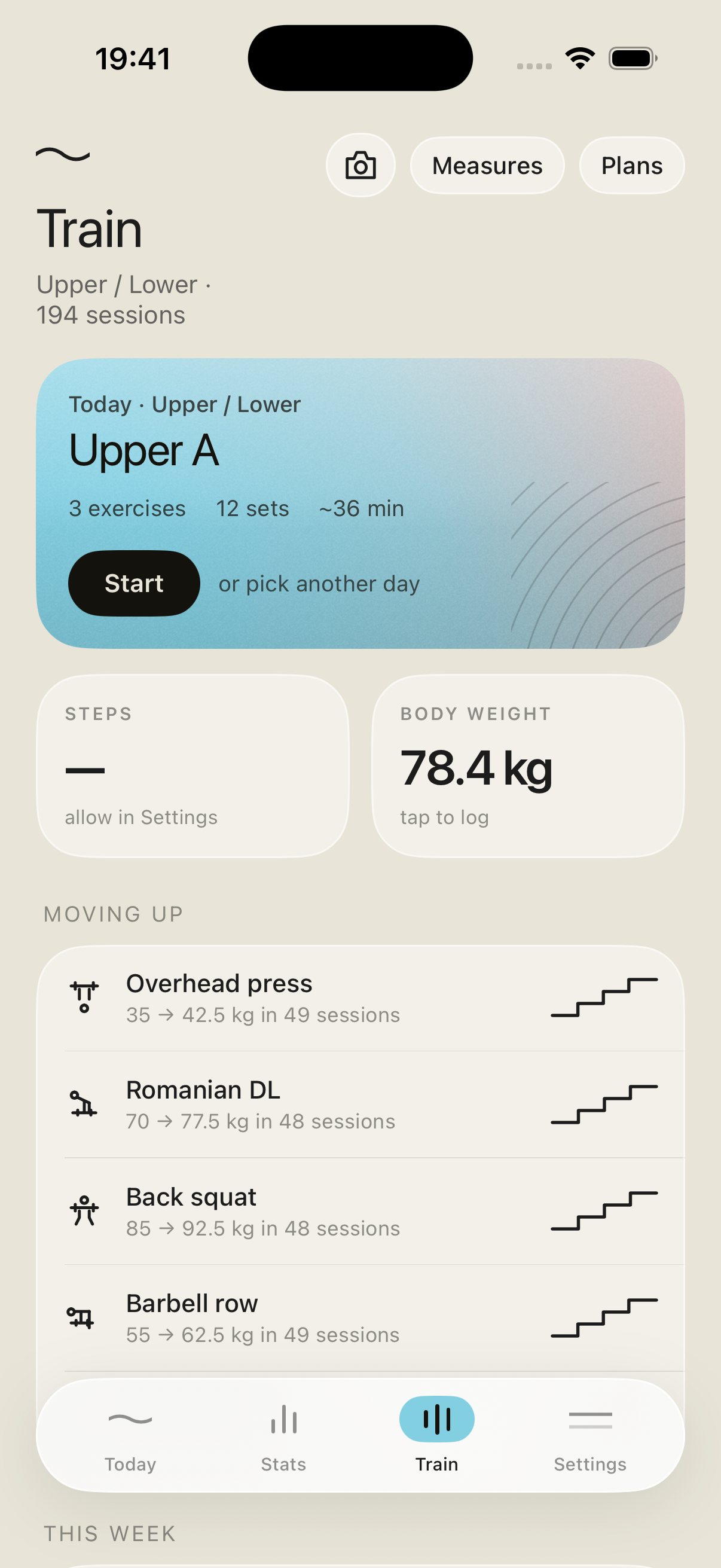 Multi Train showing an Upper A workout plan, body weight and strength progression